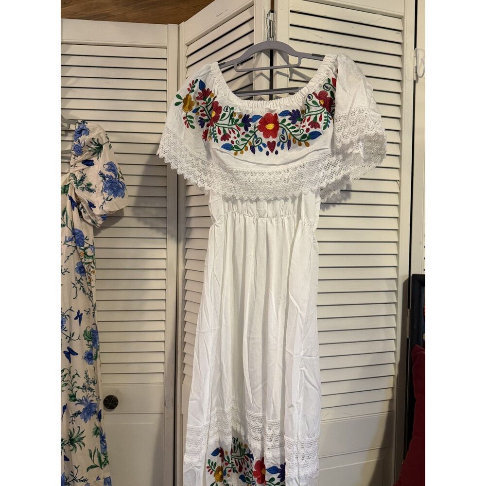 OBEEII White Embroidered Long Dress SZ Small